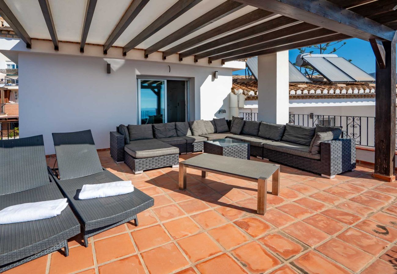 Villa in Almuñecar - Luxury 8 bedroom, 5 bathroom villa with stunning view and private pool and gardens