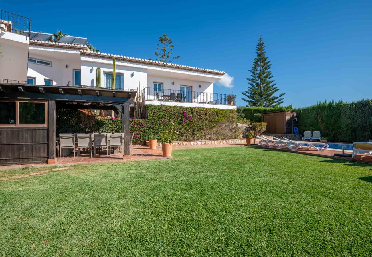 Villa in Almuñecar - Luxury 8 bedroom, 5 bathroom villa with stunning view and private pool and gardens