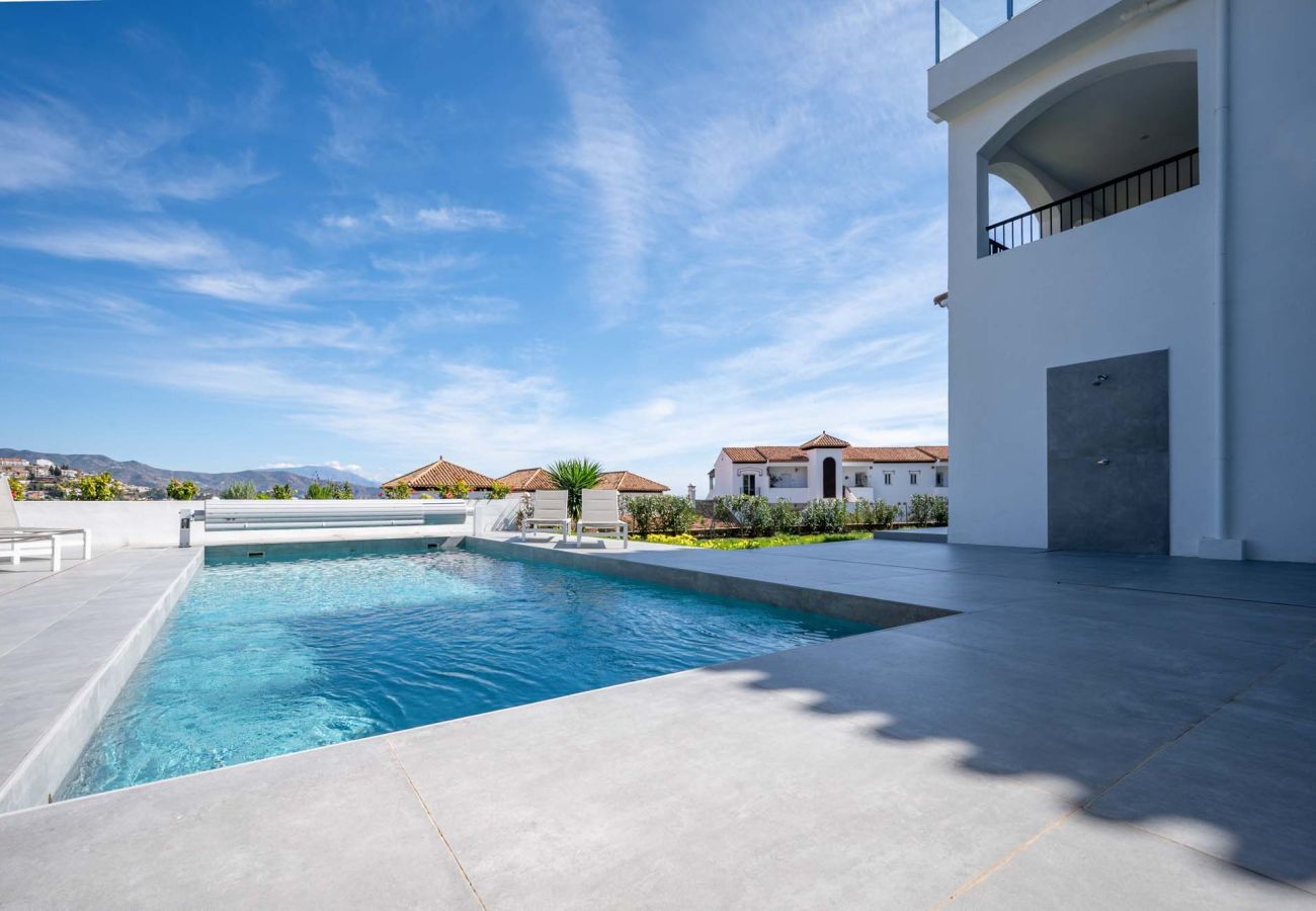 Villa in La Herradura - Stunning 4 bed villa with private pool and views