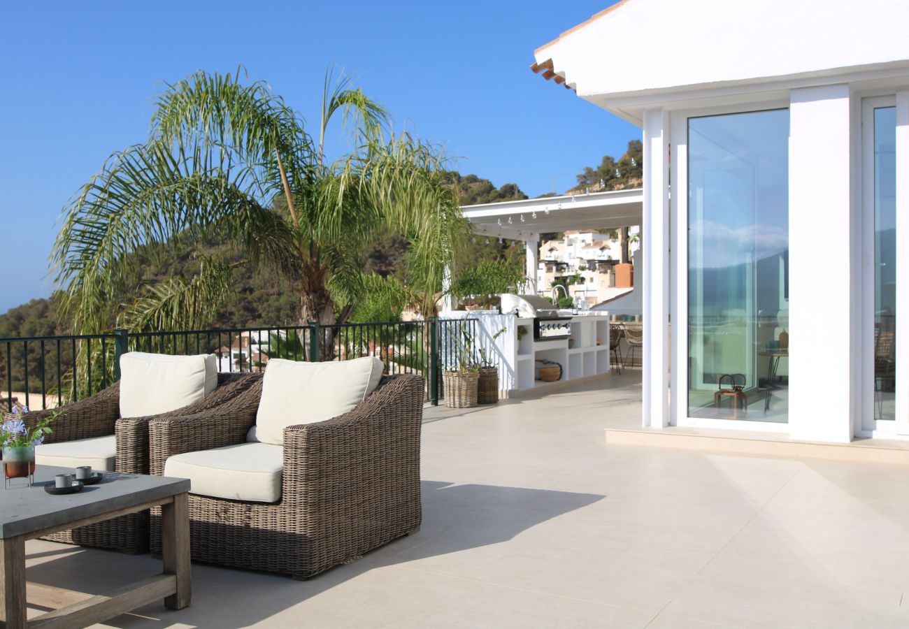 Villa/Dettached house in La Herradura - Beautiful 6 bedrooms House with stunning views